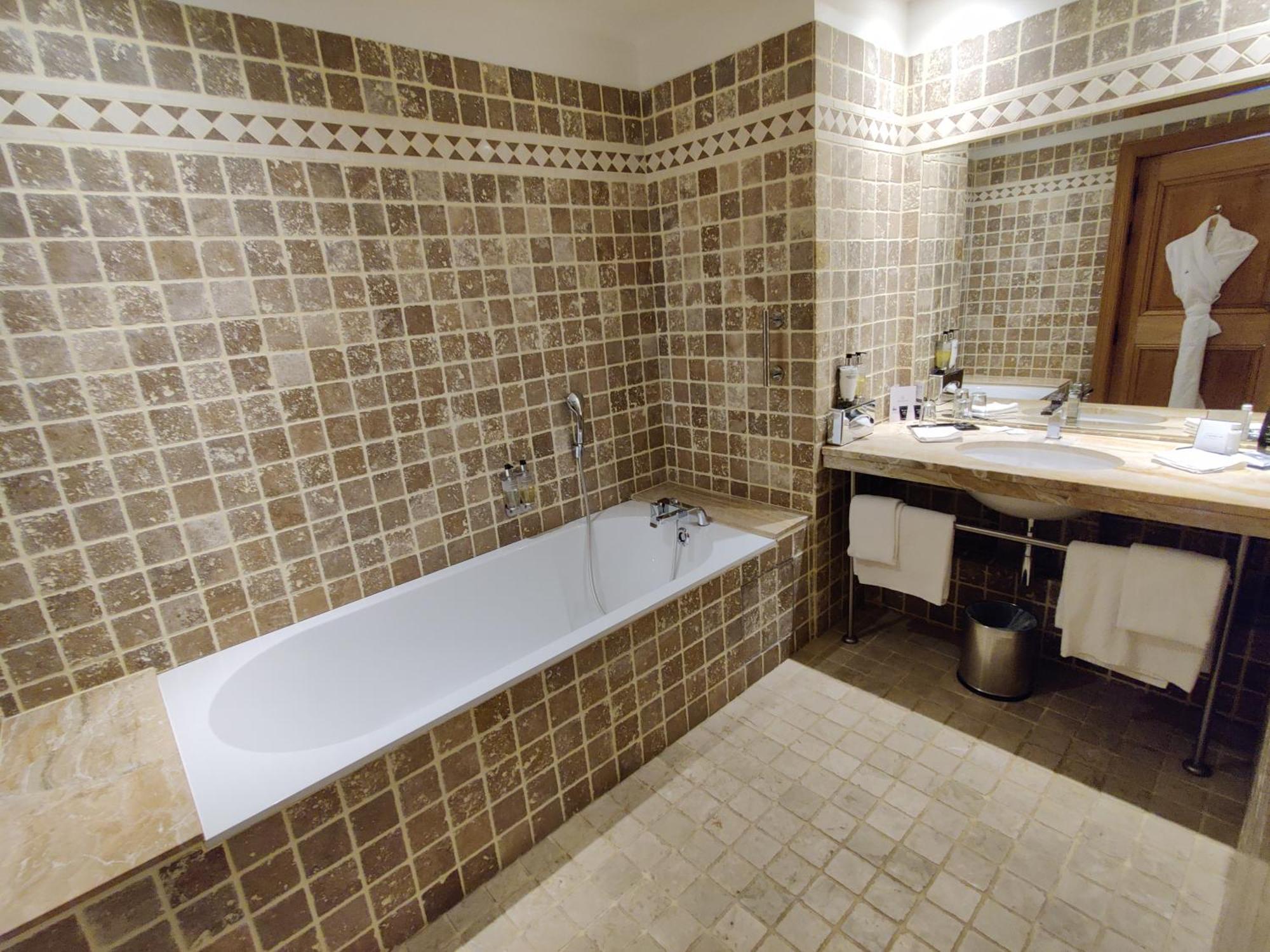 TRADITION, Guest room, 1 King, Limited View,1553872252:JPEG